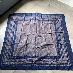 Levi’s scarf